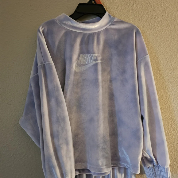 Nike Kids Velor Jogger Set in Soft Blue and White - Picture 3 of 12